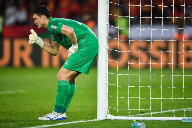 卢克肖又受伤了！距离上次复出踢了3场比赛98分钟